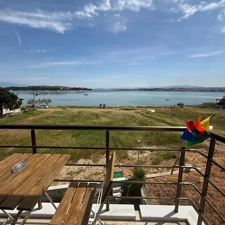 Entire 3-story Seaside Villa, Sea View With Garden Ferienhaus Ayvalı