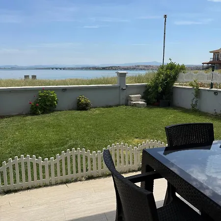 Ferienhaus Entire 3-story Seaside Villa, Sea View With Garden *