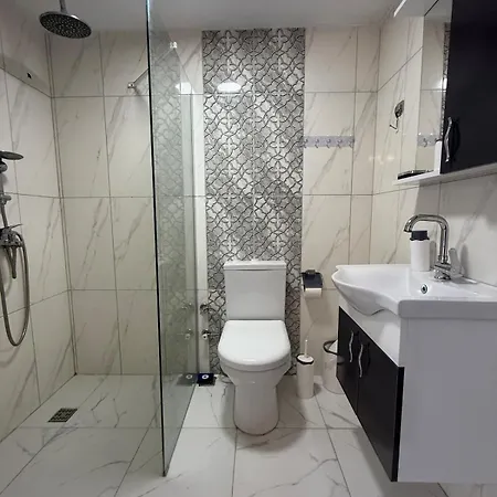 Entire 3-story Seaside Villa, Sea View With Garden בית נופש *