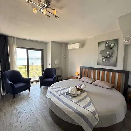 Entire 3-story Seaside Villa, Sea View With Garden Ayvalı
