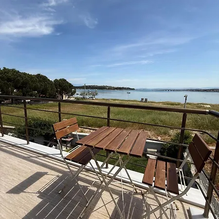 Holiday home Entire 3-story Seaside Villa, Sea View With Garden Ayvalik